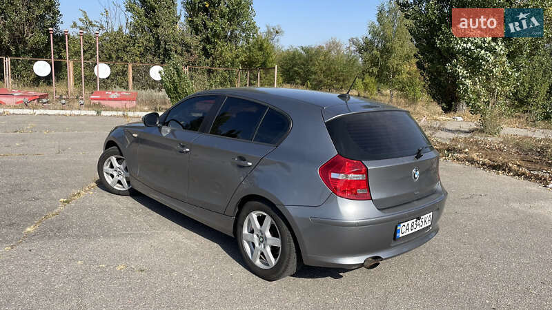 Хэтчбек BMW 1 Series 2010 в Лубнах