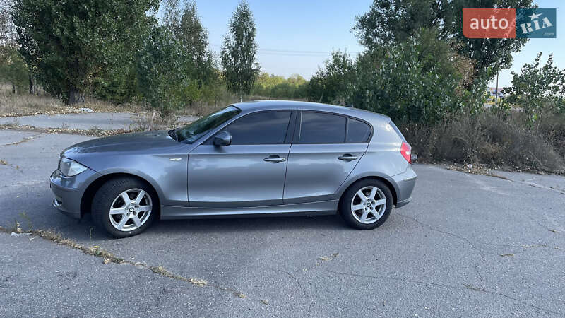 Хэтчбек BMW 1 Series 2010 в Лубнах