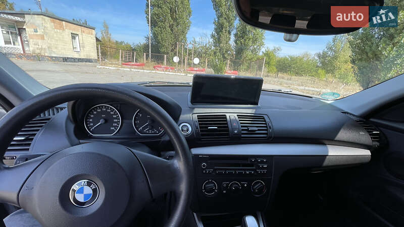 Хэтчбек BMW 1 Series 2010 в Лубнах