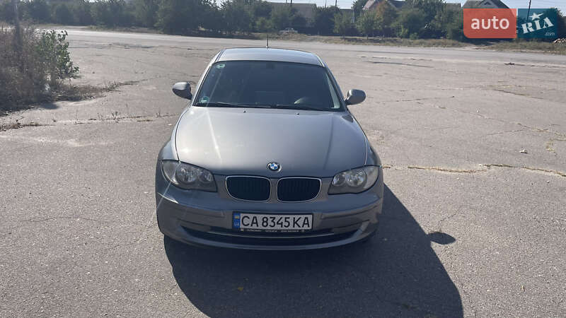 Хэтчбек BMW 1 Series 2010 в Лубнах