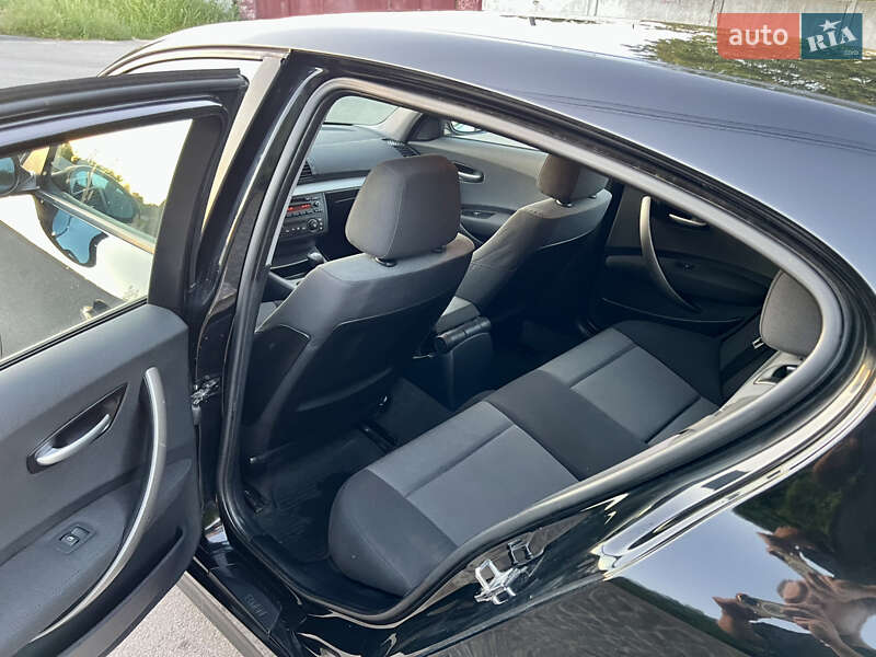 Хэтчбек BMW 1 Series 2006 в Чернигове