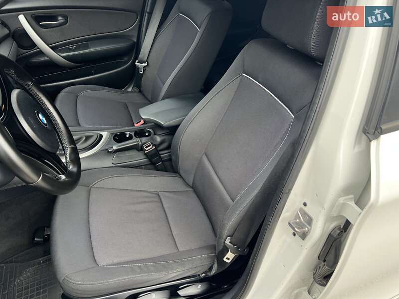 Хэтчбек BMW 1 Series 2010 в Богуславе фото 30 Хэтчбек BMW 1 Series 2010 в Богуславе