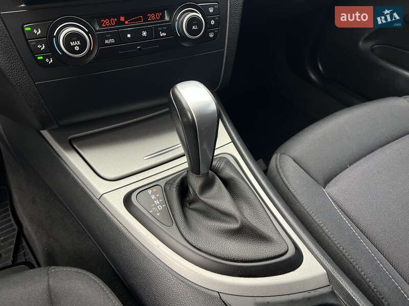 Хэтчбек BMW 1 Series 2010 в Богуславе фото 47 Хэтчбек BMW 1 Series 2010 в Богуславе