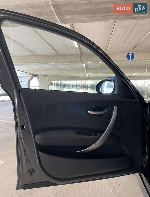 Хэтчбек BMW 1 Series 2006 в Киеве