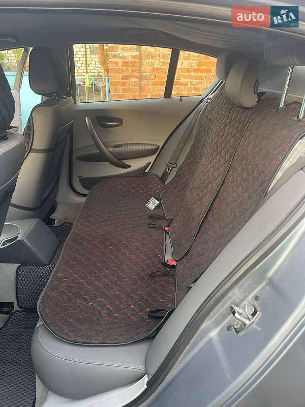 Хэтчбек BMW 1 Series 2005 в Светловодске фото 3 Хэтчбек BMW 1 Series 2005 в Светловодске