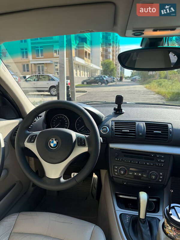 Хэтчбек BMW 1 Series 2006 в Вышгороде