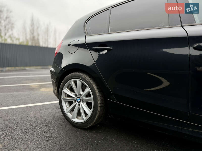 Хэтчбек BMW 1 Series 2008 в Житомире