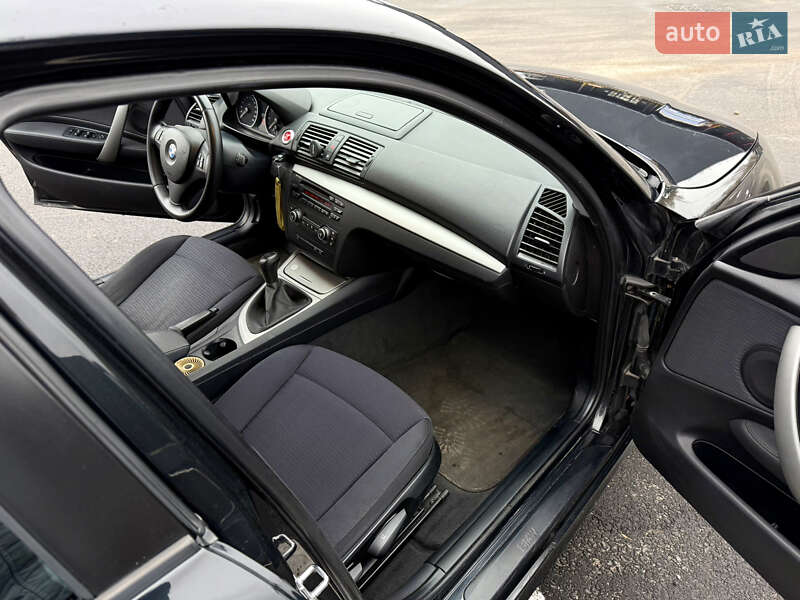 Хэтчбек BMW 1 Series 2008 в Житомире