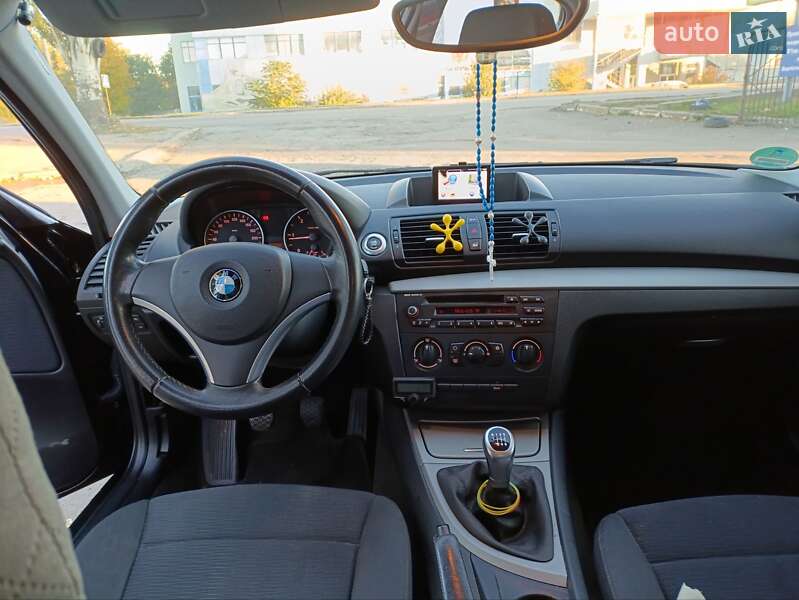 Хэтчбек BMW 1 Series 2011 в Дружбе