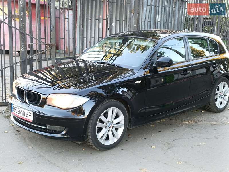 Хэтчбек BMW 1 Series 2011 в Дружбе