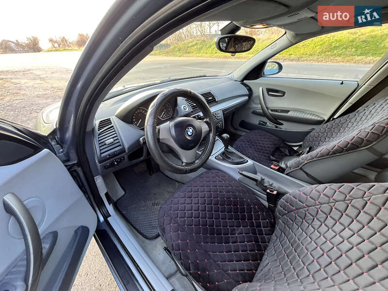 Хэтчбек BMW 1 Series 2005 в Кременчуге