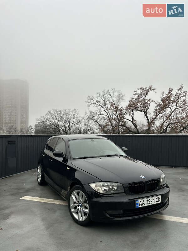 Хетчбек BMW 1 Series 2010 в Києві фото 10 Хетчбек BMW 1 Series 2010 в Києві