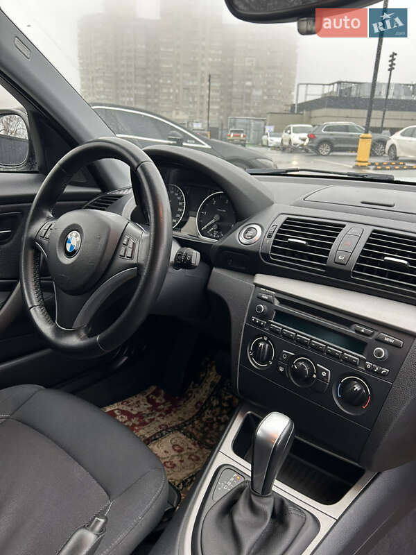 Хетчбек BMW 1 Series 2010 в Києві фото 24 Хетчбек BMW 1 Series 2010 в Києві