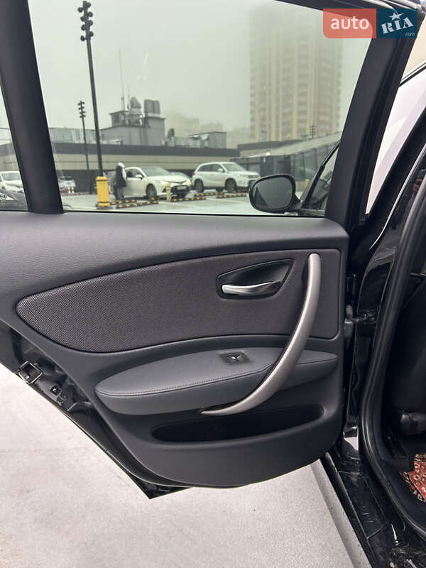 Хетчбек BMW 1 Series 2010 в Києві фото 27 Хетчбек BMW 1 Series 2010 в Києві