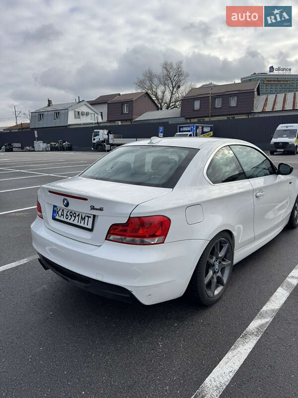 Купе BMW 1 Series 2011 в Киеве