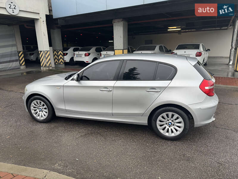 Хэтчбек BMW 1 Series 2010 в Киеве