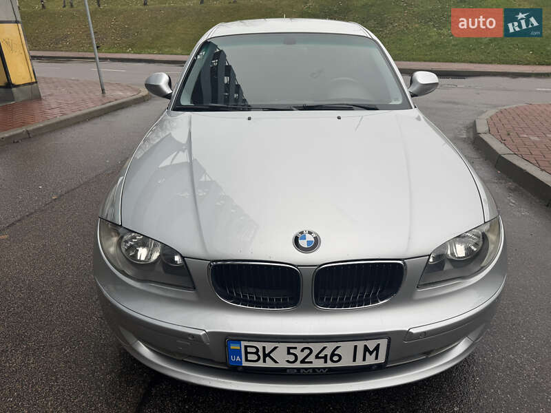 Хэтчбек BMW 1 Series 2010 в Киеве