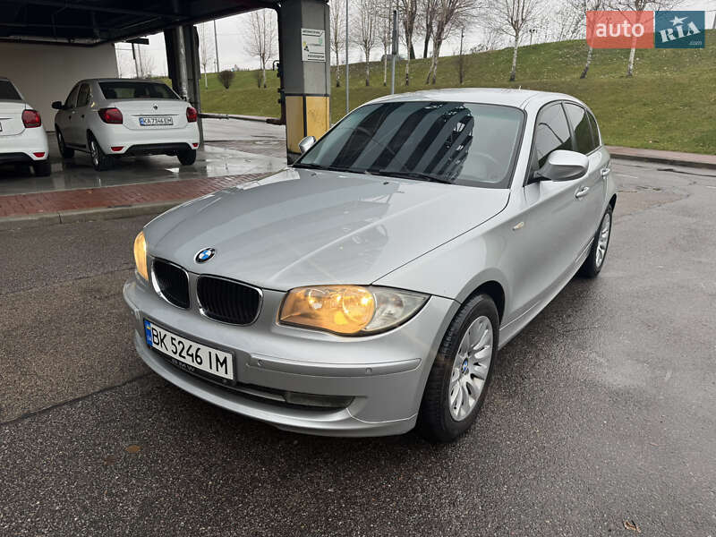 Хэтчбек BMW 1 Series 2010 в Киеве