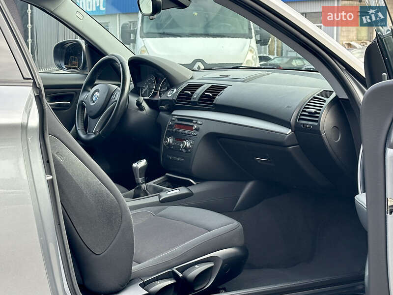 Купе BMW 1 Series 2011 в Києві фото 19 Купе BMW 1 Series 2011 в Києві