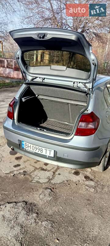 Хэтчбек BMW 1 Series 2005 в Одессе