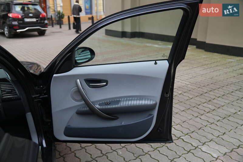 Хэтчбек BMW 1 Series 2005 в Ивано-Франковске