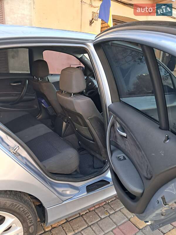 Хетчбек BMW 1 Series 2009 в Одесі фото 10 Хетчбек BMW 1 Series 2009 в Одесі