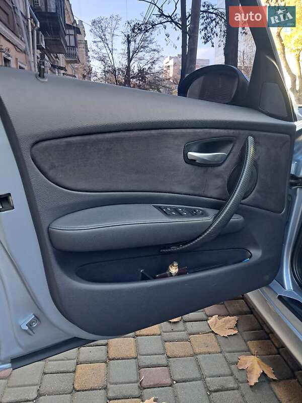 Хетчбек BMW 1 Series 2009 в Одесі фото 12 Хетчбек BMW 1 Series 2009 в Одесі
