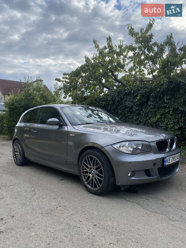 Хэтчбек BMW 1 Series 2009 в Днепре фото Хэтчбек BMW 1 Series 2009 в Днепре