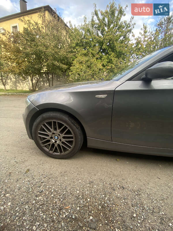 Хэтчбек BMW 1 Series 2009 в Днепре фото 8 Хэтчбек BMW 1 Series 2009 в Днепре