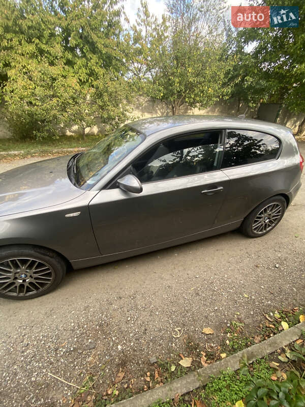 Хэтчбек BMW 1 Series 2009 в Днепре фото 7 Хэтчбек BMW 1 Series 2009 в Днепре