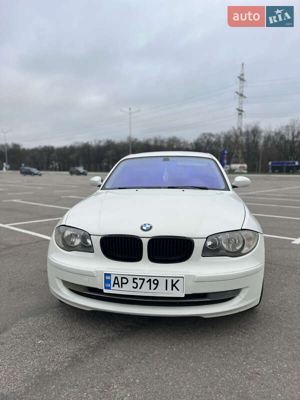 Хетчбек BMW 1 Series 2007 в Запоріжжі фото 3 Хетчбек BMW 1 Series 2007 в Запоріжжі