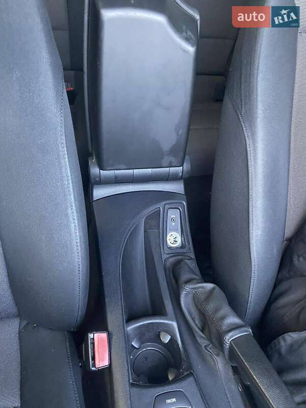 Хэтчбек BMW 1 Series 2005 в Чернигове