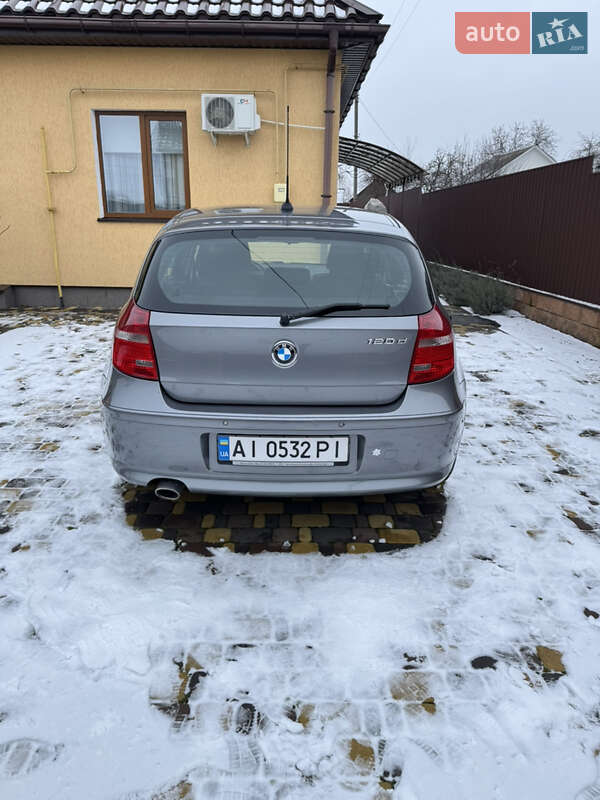 Хетчбек BMW 1 Series 2010 в Бобровиці