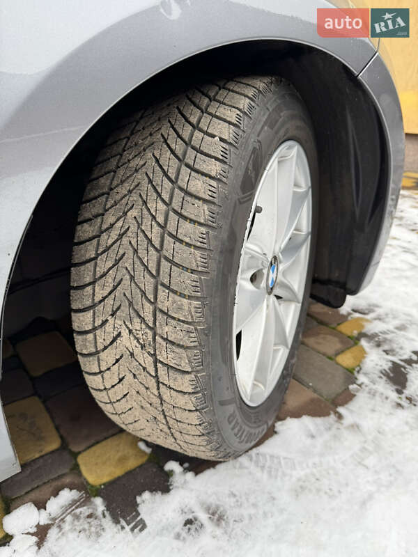 Хетчбек BMW 1 Series 2010 в Бобровиці