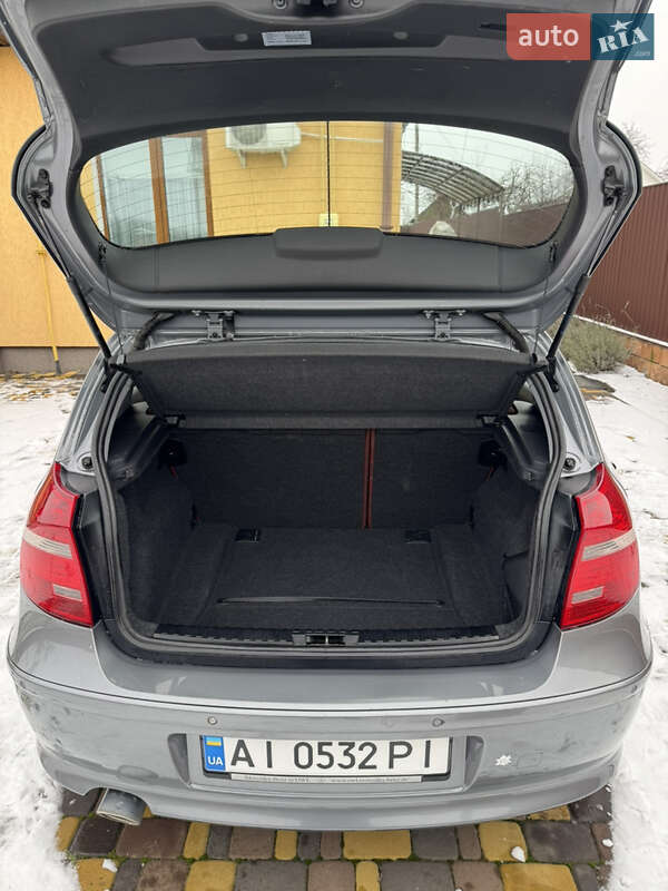 Хетчбек BMW 1 Series 2010 в Бобровиці