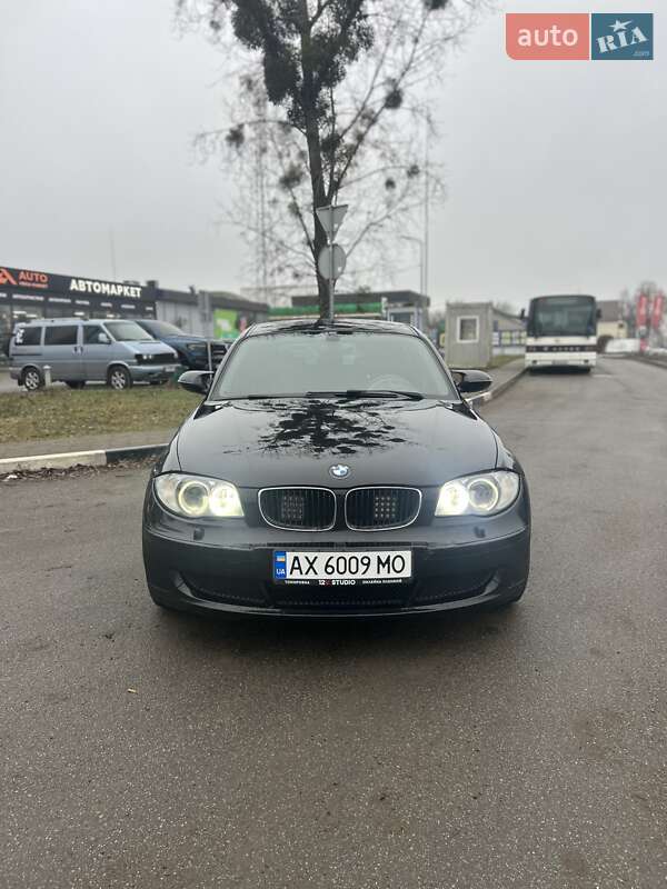 Хэтчбек BMW 1 Series 2004 в Киеве фото 12 Хэтчбек BMW 1 Series 2004 в Киеве