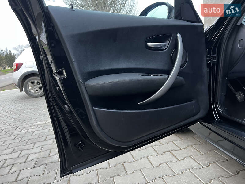 Хэтчбек BMW 1 Series 2004 в Березовке фото 16 Хэтчбек BMW 1 Series 2004 в Березовке