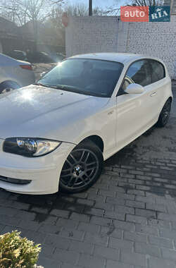 Хэтчбек BMW 1 Series 2008 в Виннице