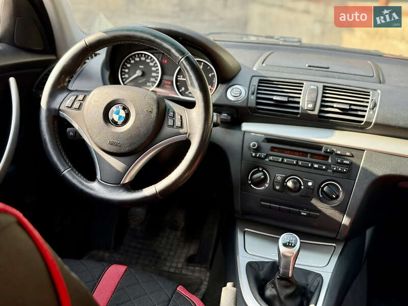 Хэтчбек BMW 1 Series 2011 в Запорожье