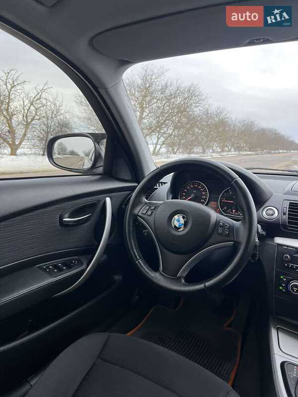 Хэтчбек BMW 1 Series 2010 в Белгороде-Днестровском