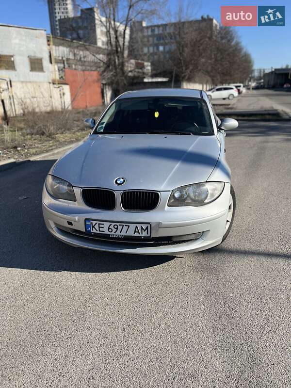 Хэтчбек BMW 1 Series 2007 в Днепре