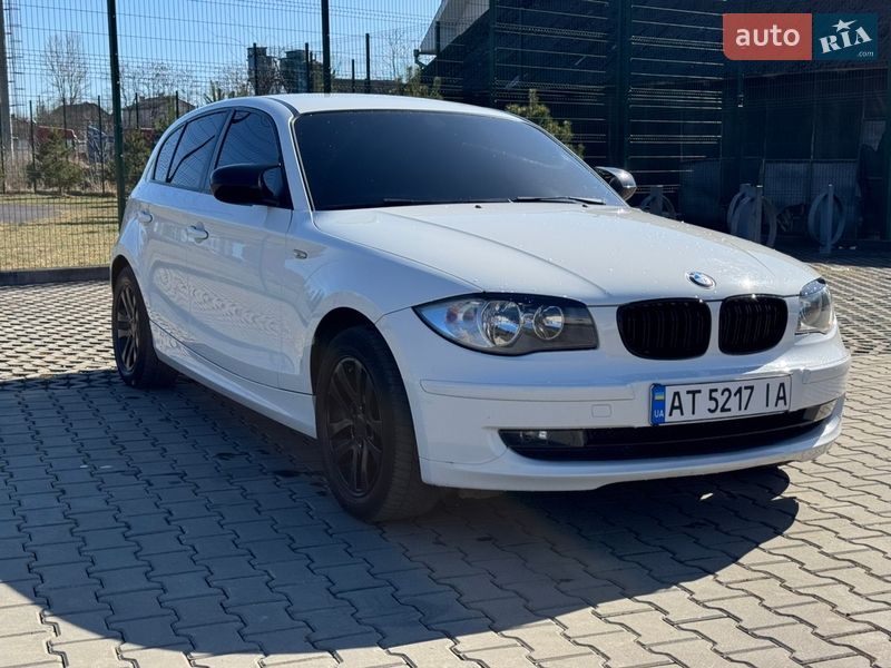 Хэтчбек BMW 1 Series 2009 в Ивано-Франковске