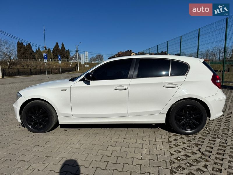 Хэтчбек BMW 1 Series 2009 в Ивано-Франковске
