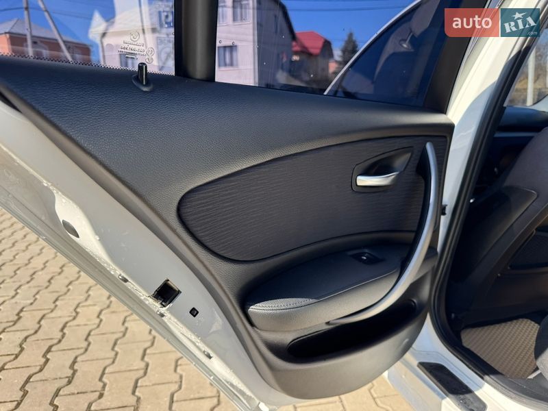 Хэтчбек BMW 1 Series 2009 в Ивано-Франковске