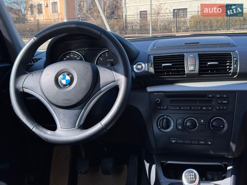 Хэтчбек BMW 1 Series 2009 в Ивано-Франковске