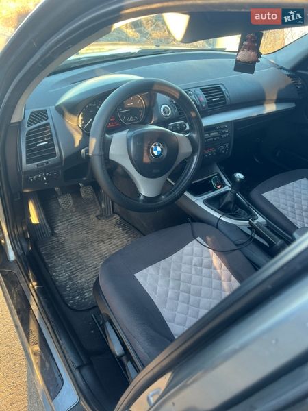 Хэтчбек BMW 1 Series 2004 в Киеве