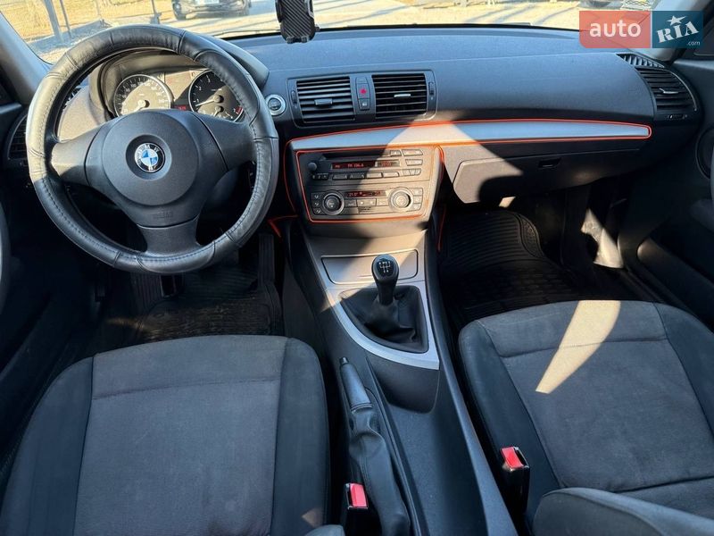 Хэтчбек BMW 1 Series 2004 в Стрые