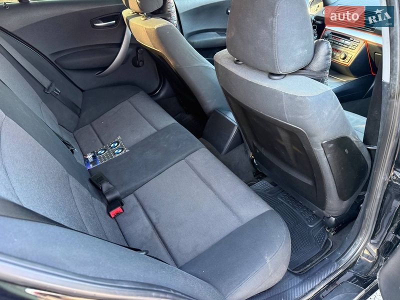 Хэтчбек BMW 1 Series 2004 в Стрые