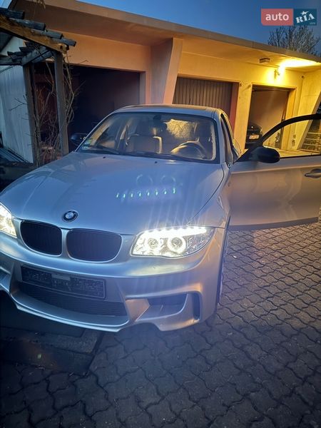 Хетчбек BMW 1 Series 2006 в Чернівцях