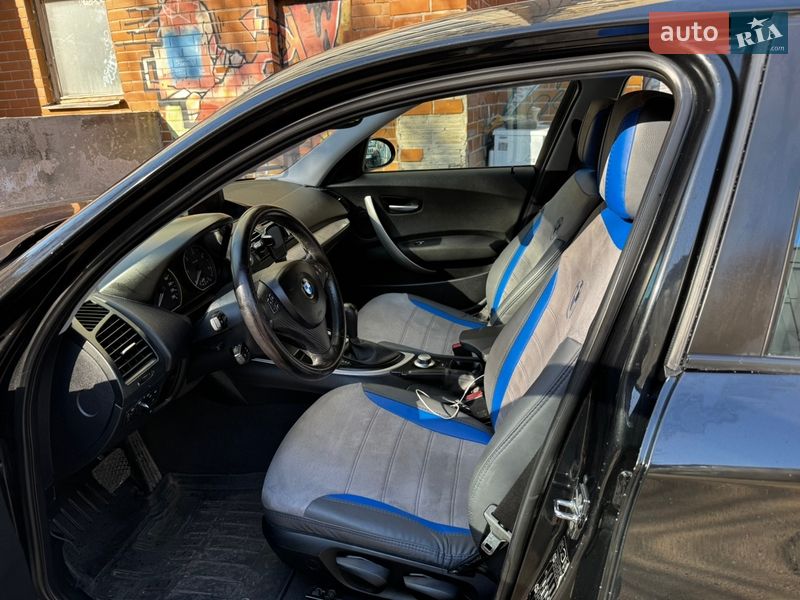 Хэтчбек BMW 1 Series 2004 в Киеве